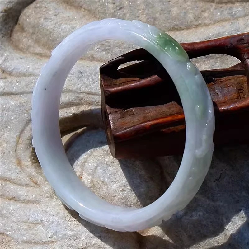 春一深8560缅甸天然A货老坑种春带彩翡翠手工雕花手镯子复检56