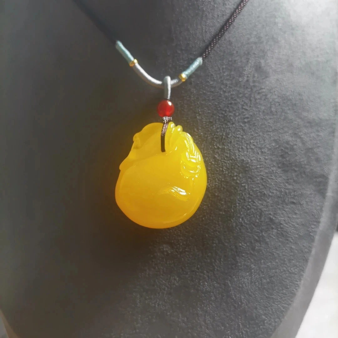 D046鸡油黄国风钱袋子吊坠