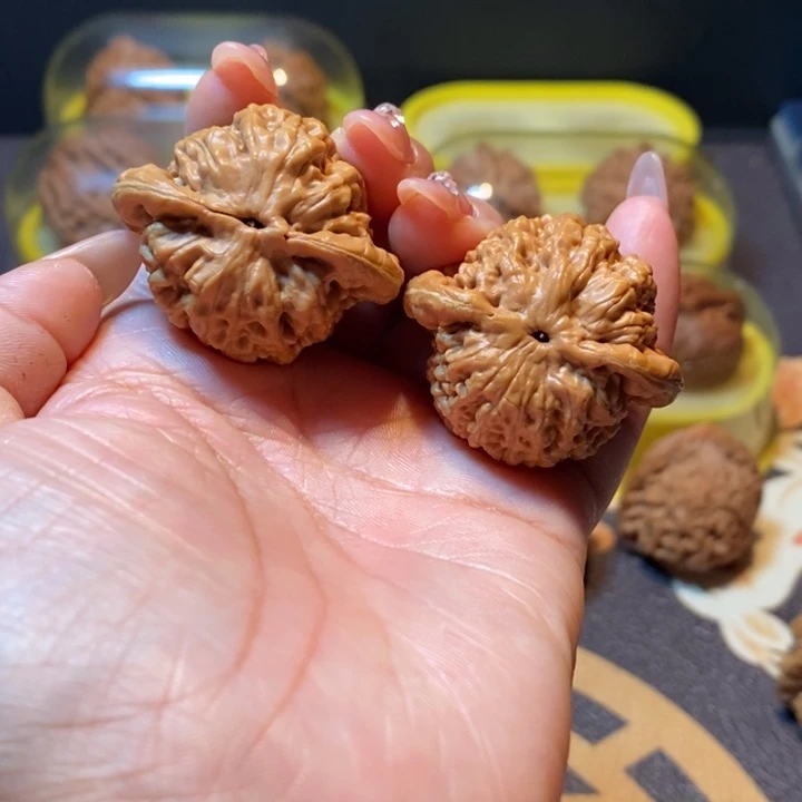 大***¥文玩核桃吊坠金公子37全品