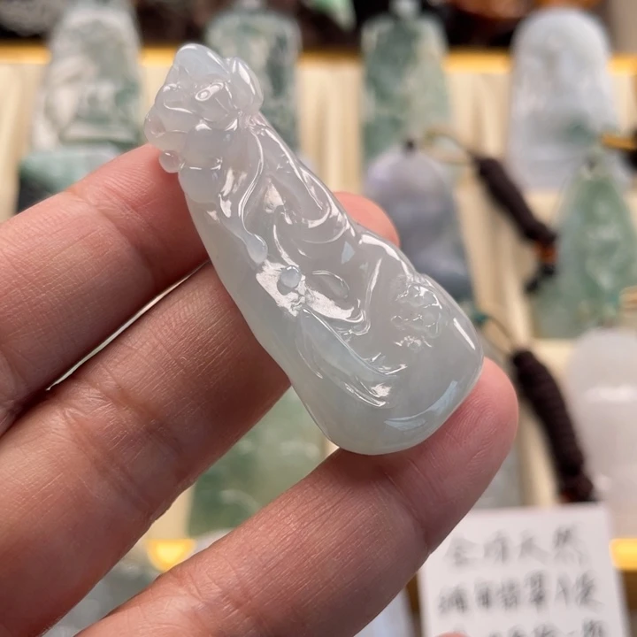 翡翠未镶嵌颈饰玉