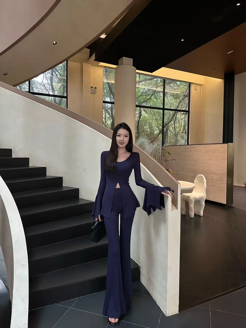 纸片人套装喇叭袖上衣腰部开叉设计微喇裤子气质显瘦套装