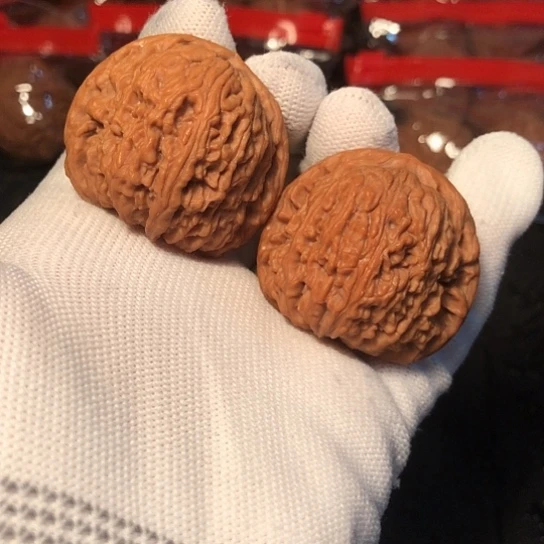 文玩核桃把件南疆石39.5