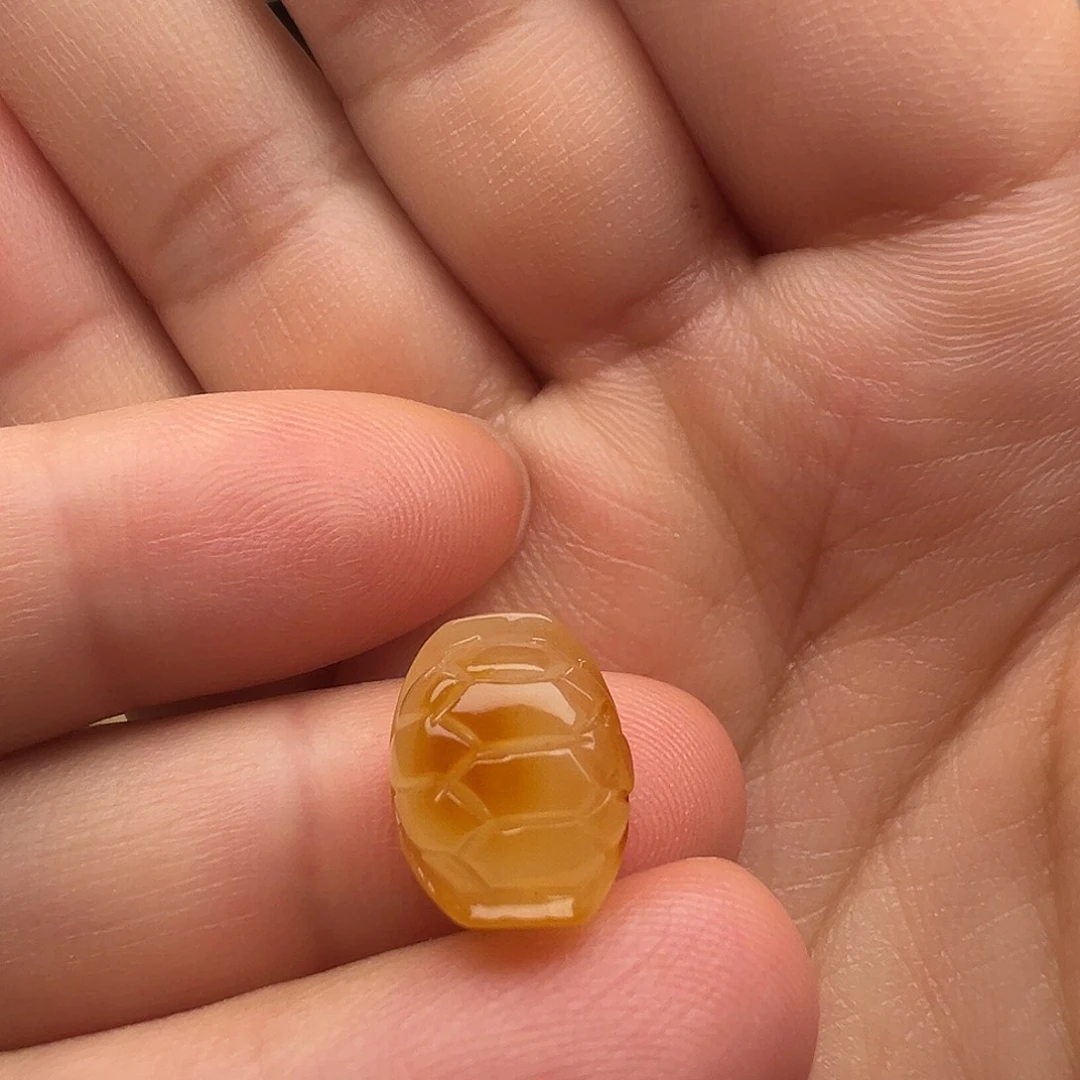 蜜蜡未镶嵌颈饰富甲