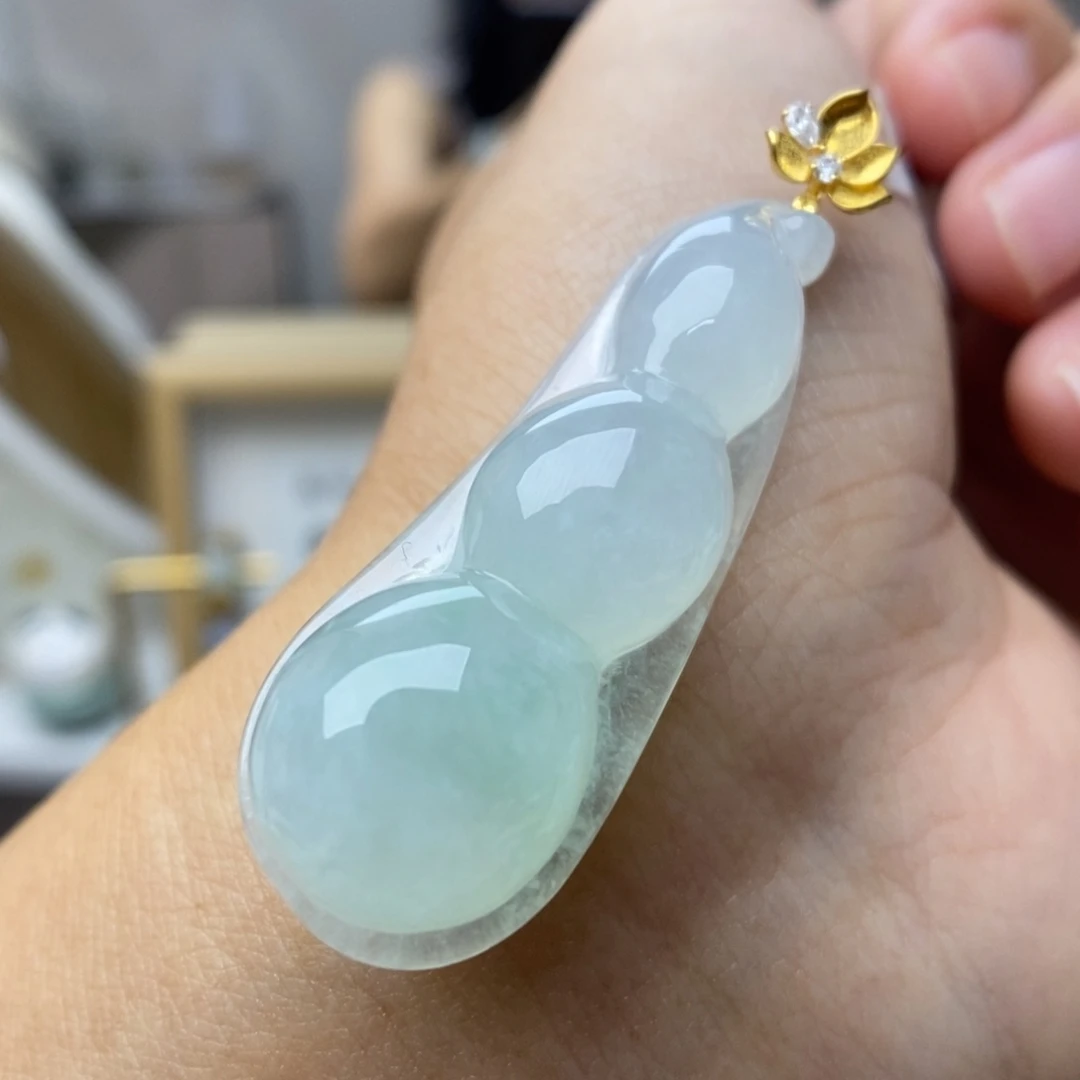 【闪购商品】颈饰18K金镶嵌翡翠38