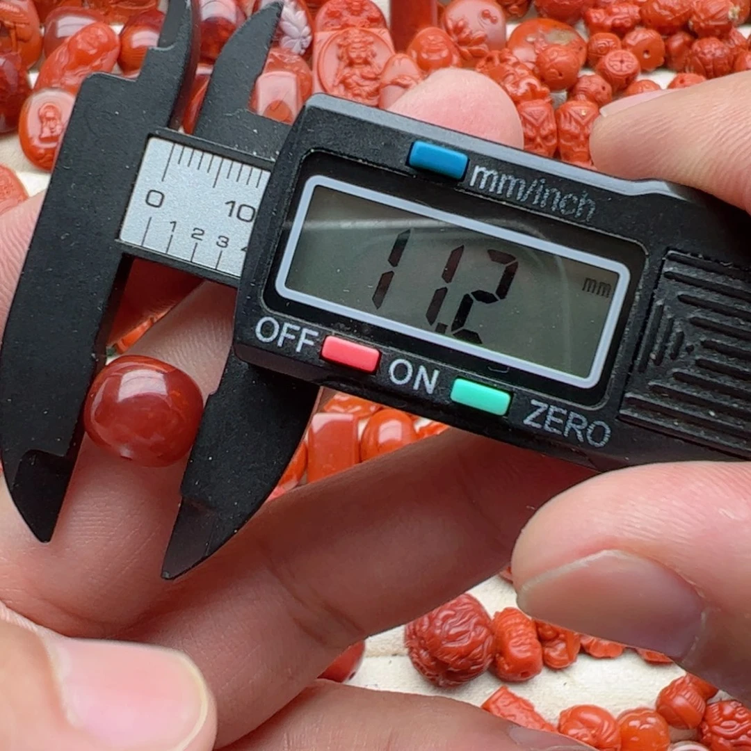 南红玛瑙配饰未镶嵌