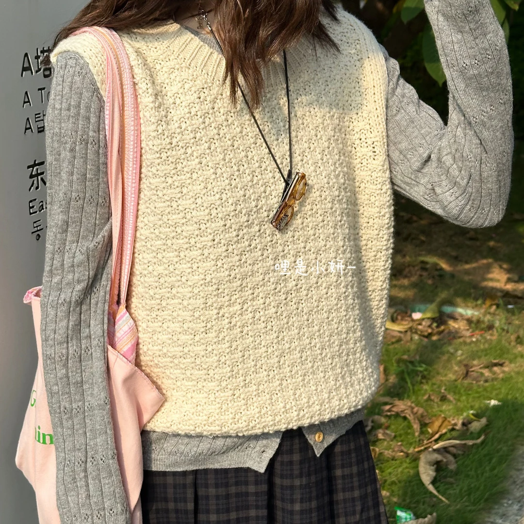 【层次伴侣】秋季怎么可以没有毛衣马甲！层次叠穿就靠它！毛衣背心