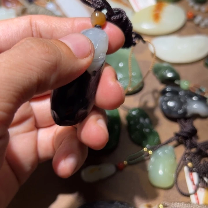 和田玉（糖玉）未镶嵌车挂谷*