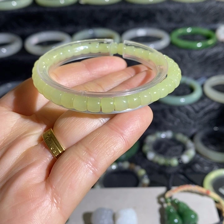 和田玉未镶嵌手串