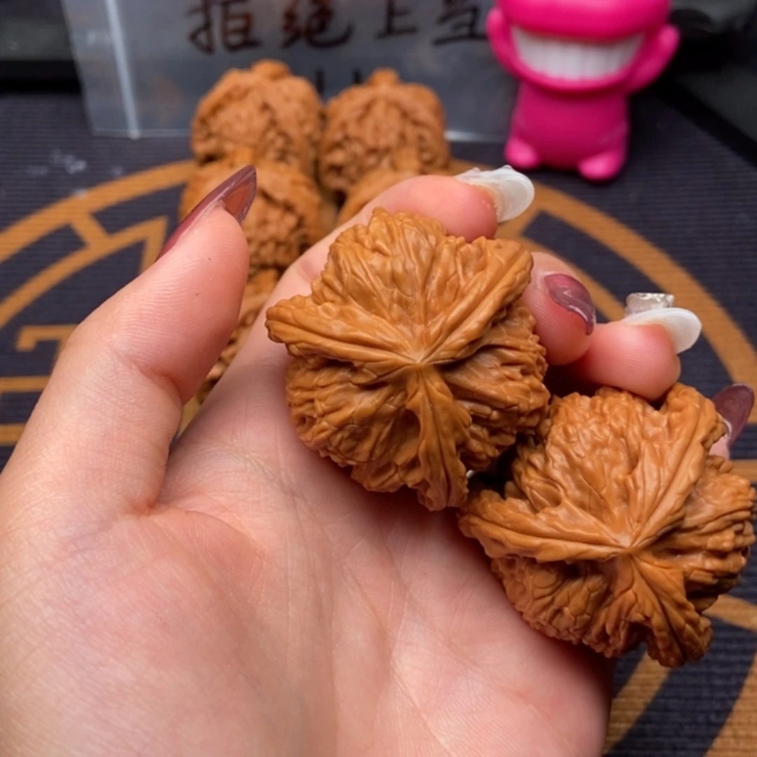 文玩核桃吊坠嫑*白狮