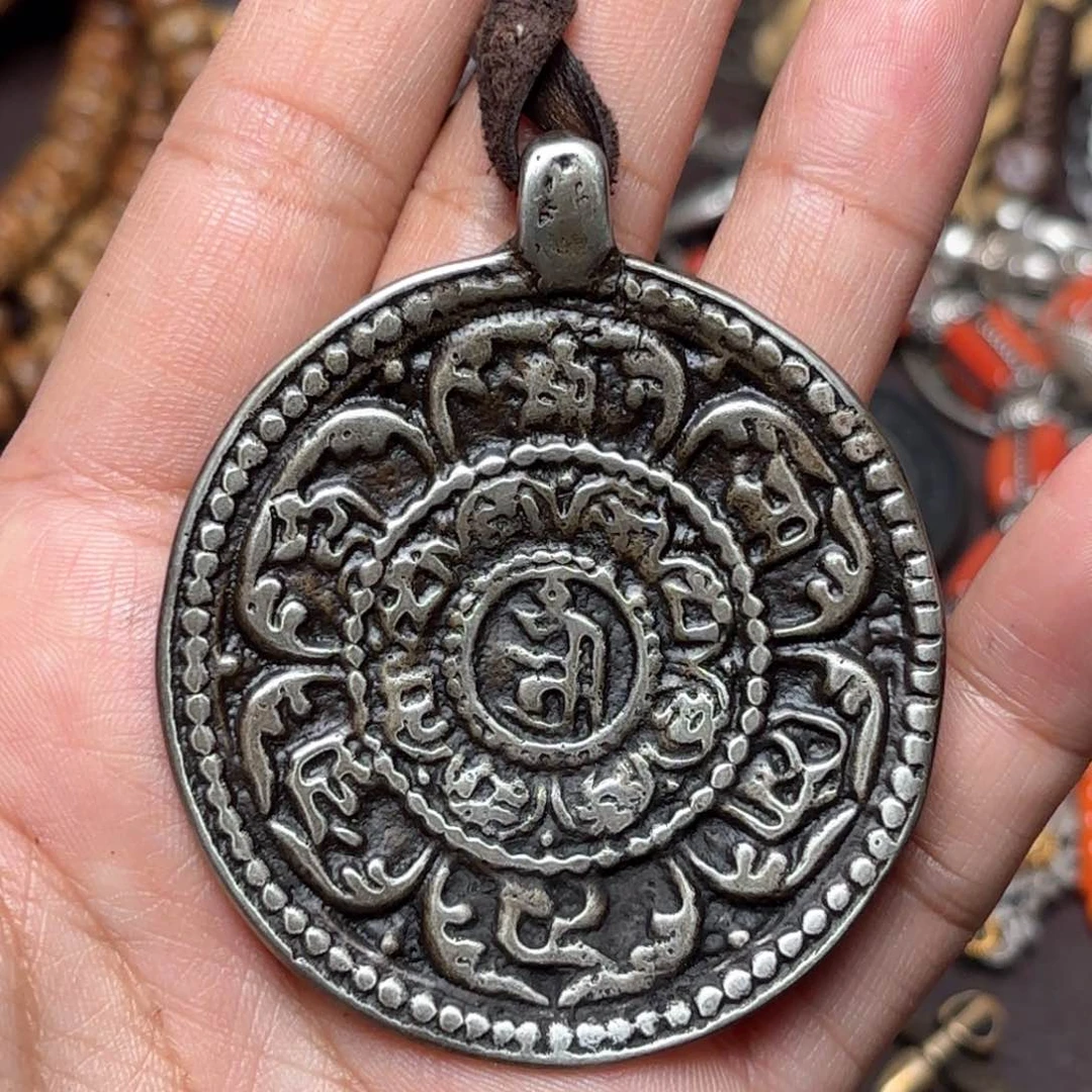 铜星月菩提吊坠项链