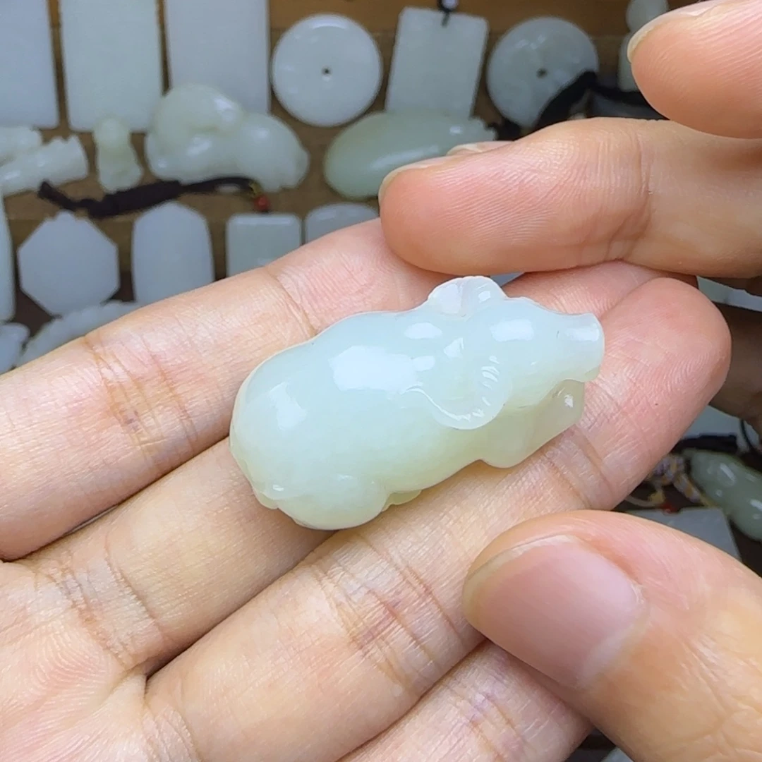 未镶嵌和田玉挂件牛
