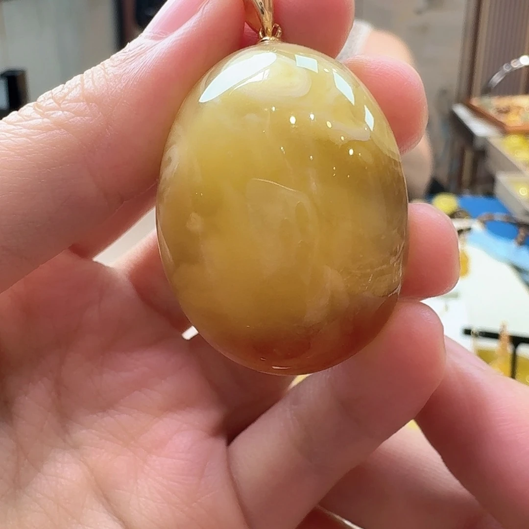 琥珀未镶嵌颈饰吊坠