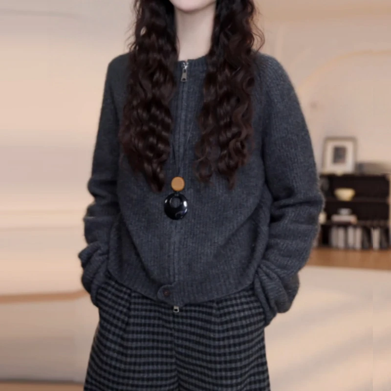 纯色圆领长袖毛衣开衫女2025秋冬季新款休闲时尚保暖拉链打底上衣