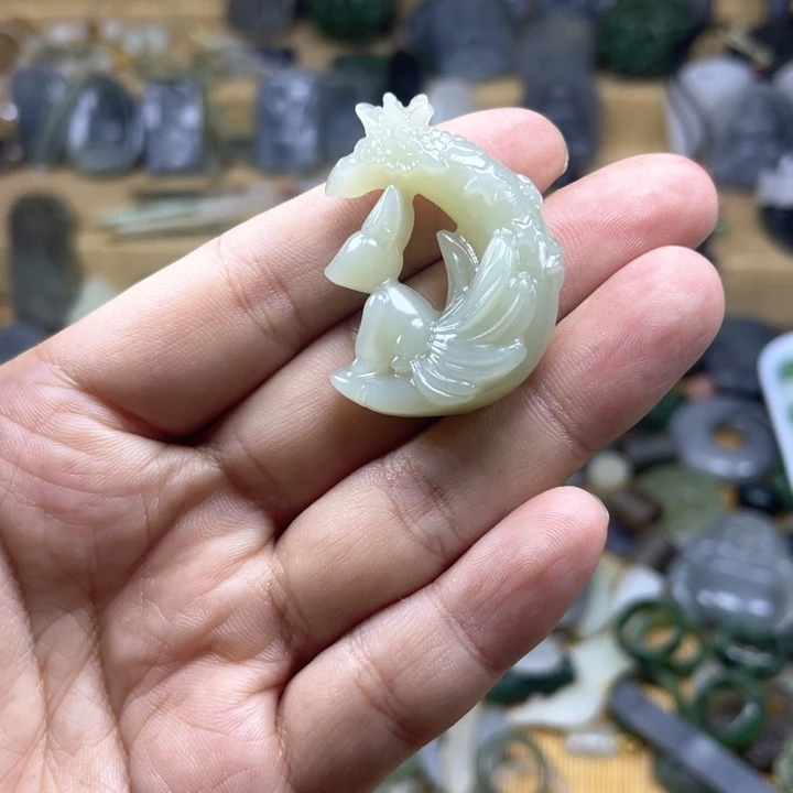 和田玉颈饰未镶嵌