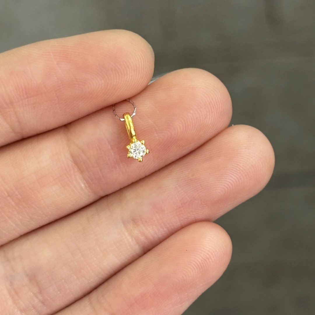 点钻六爪滴溜吊坠 足金999
