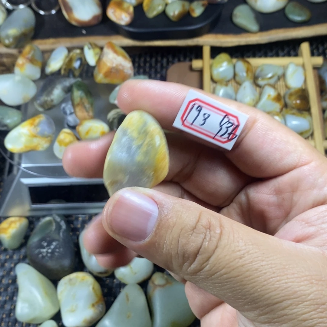 和田玉（糖玉）未镶嵌挂件