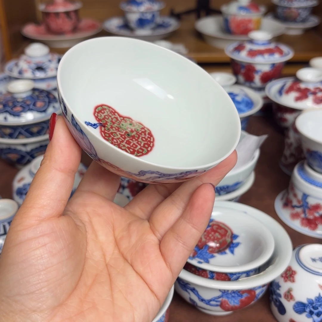 青花釉里红荔枝普洱杯