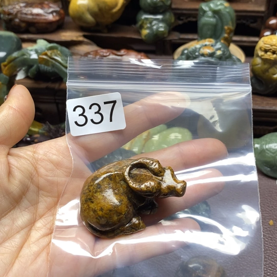 未镶嵌岫岩河磨玉（透闪石质玉）把件胡