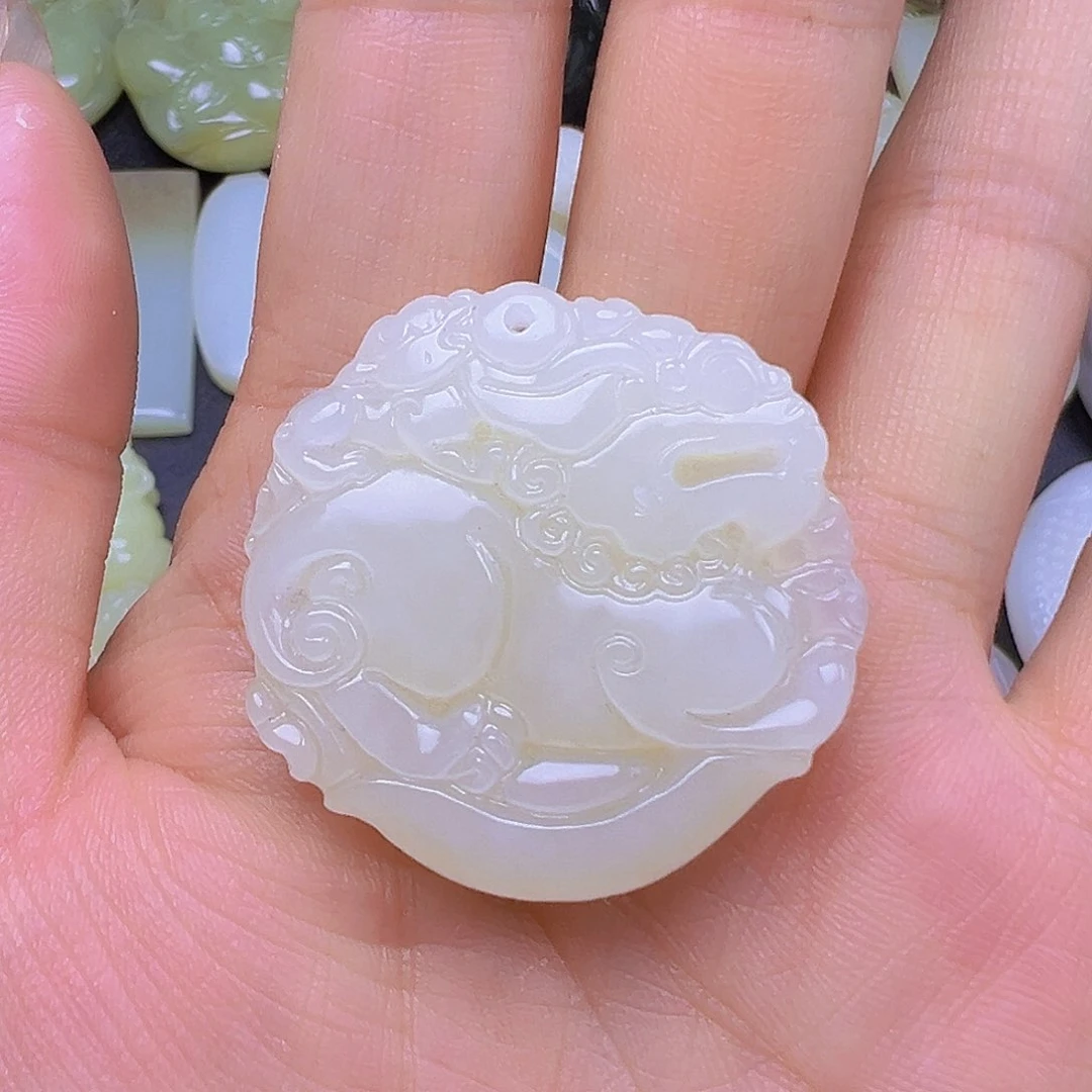 烾***鑫和田玉未镶嵌颈饰