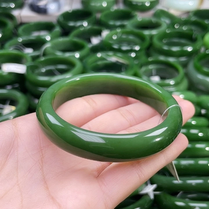 未镶嵌手镯和田玉（碧玉）