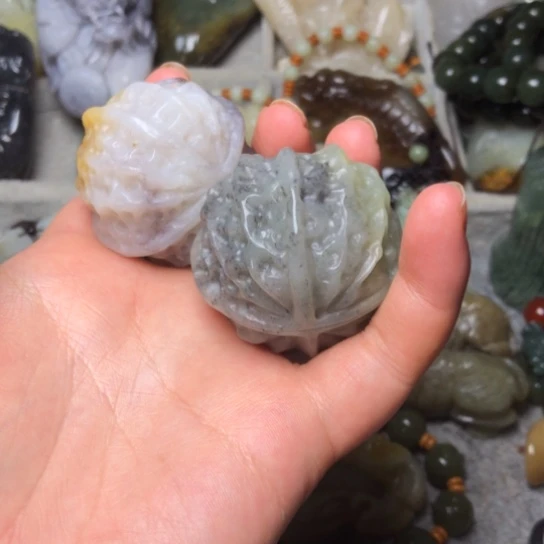 2***n和田玉未镶嵌把件总价130