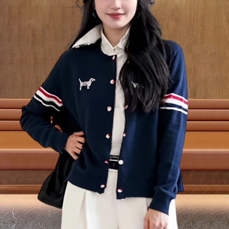 网红款毛衣女款2024款韩版欧货时尚拼色条纹毛衣开衫外套女刺绣女