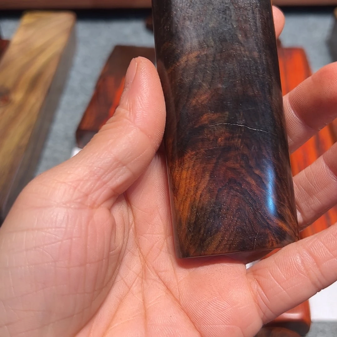 交趾黄檀（大红酸枝）幻*