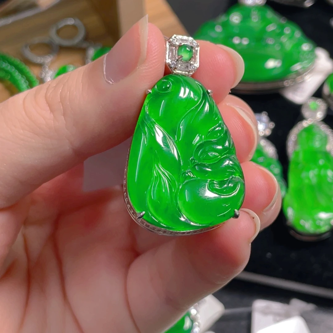 翡翠未镶嵌吊坠(不含链)
