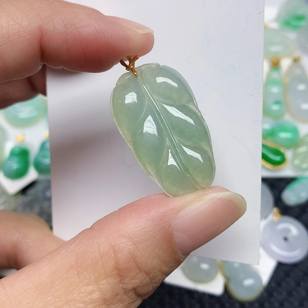 翡翠18K金镶嵌颈饰3567896