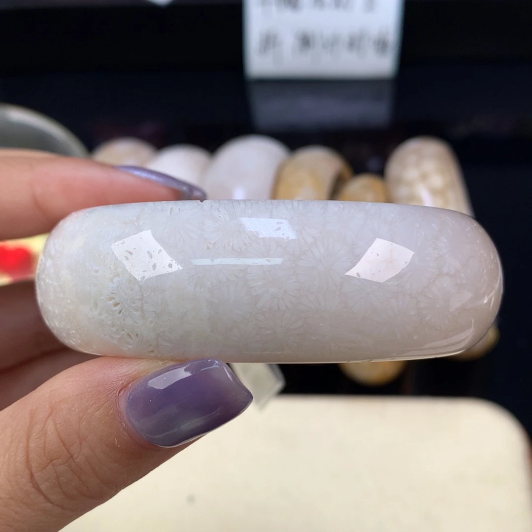 硅化珊瑚（珊瑚玉）未镶嵌颈饰精美手镯五折57.2口（40号）