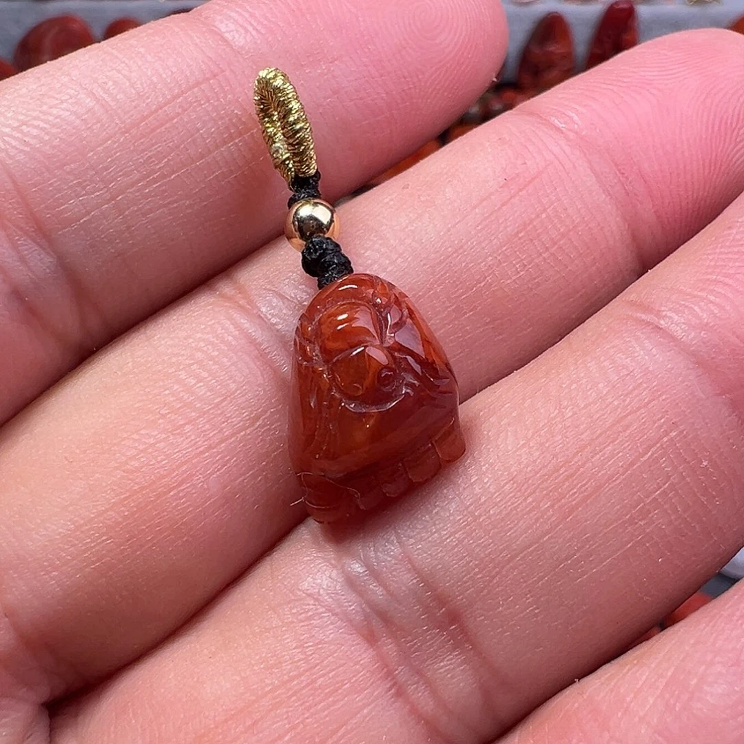 南红玛瑙侧挂未镶嵌