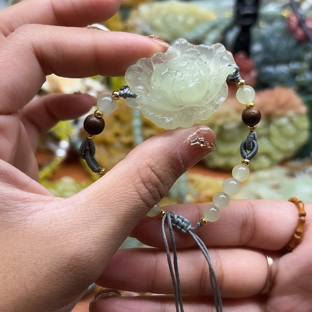 蛇纹石玉未镶嵌吊坠