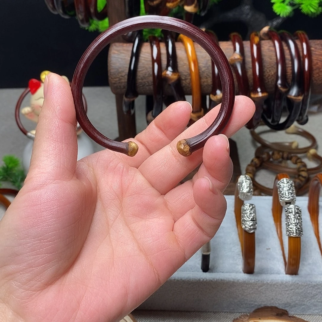 和***财木质非金属鸡血藤手镯