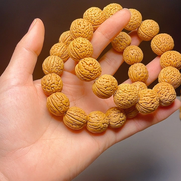 桃核吊坠铁扇蚂蚁