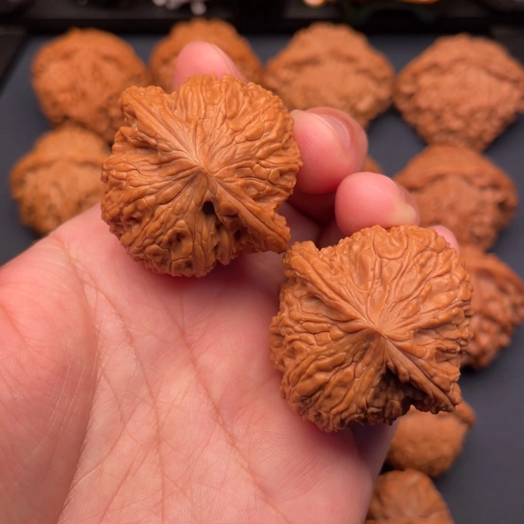 把件文玩核桃全品无修40绣球