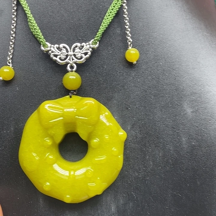 未镶嵌蛇纹石玉颈饰