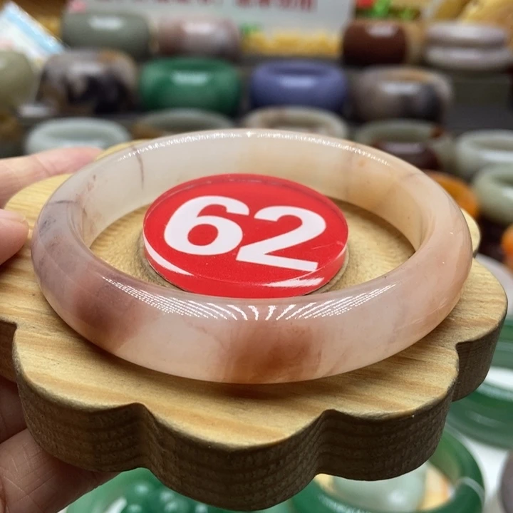 未镶嵌手镯石英质玉