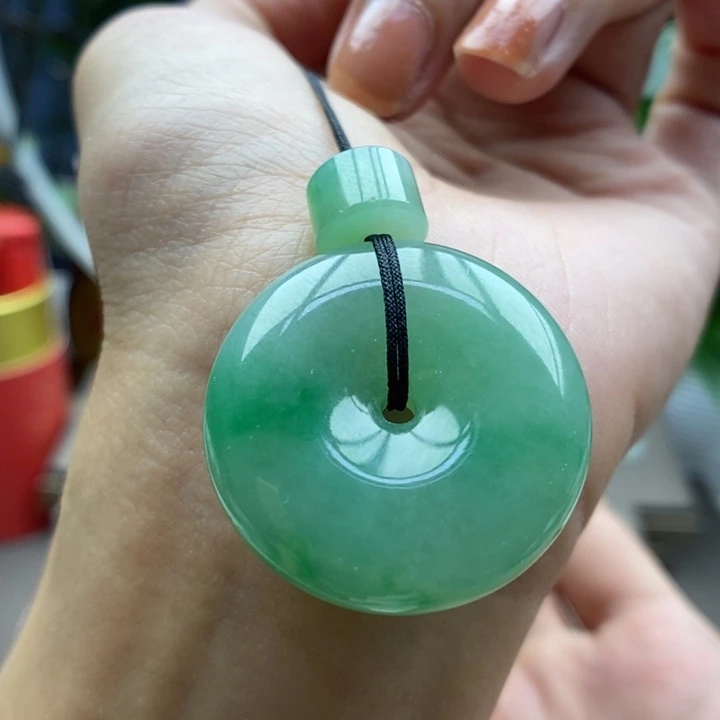 翡翠未镶嵌颈饰吊坠