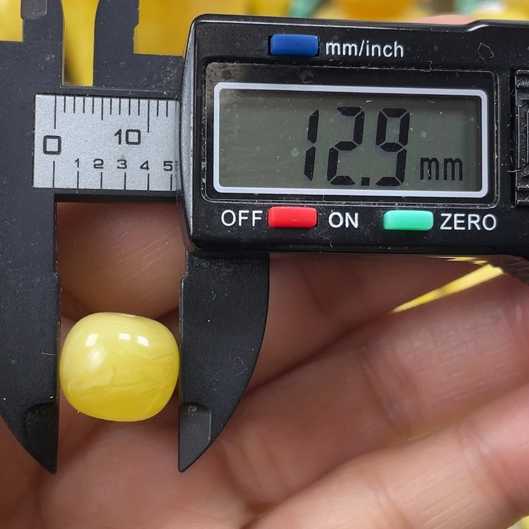 蜜蜡未镶嵌裸石6杂