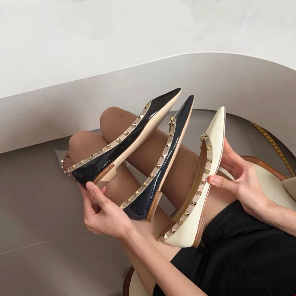 鞋型真的太顶了～新款真皮尖头浅口铆钉平底鞋女单鞋性感