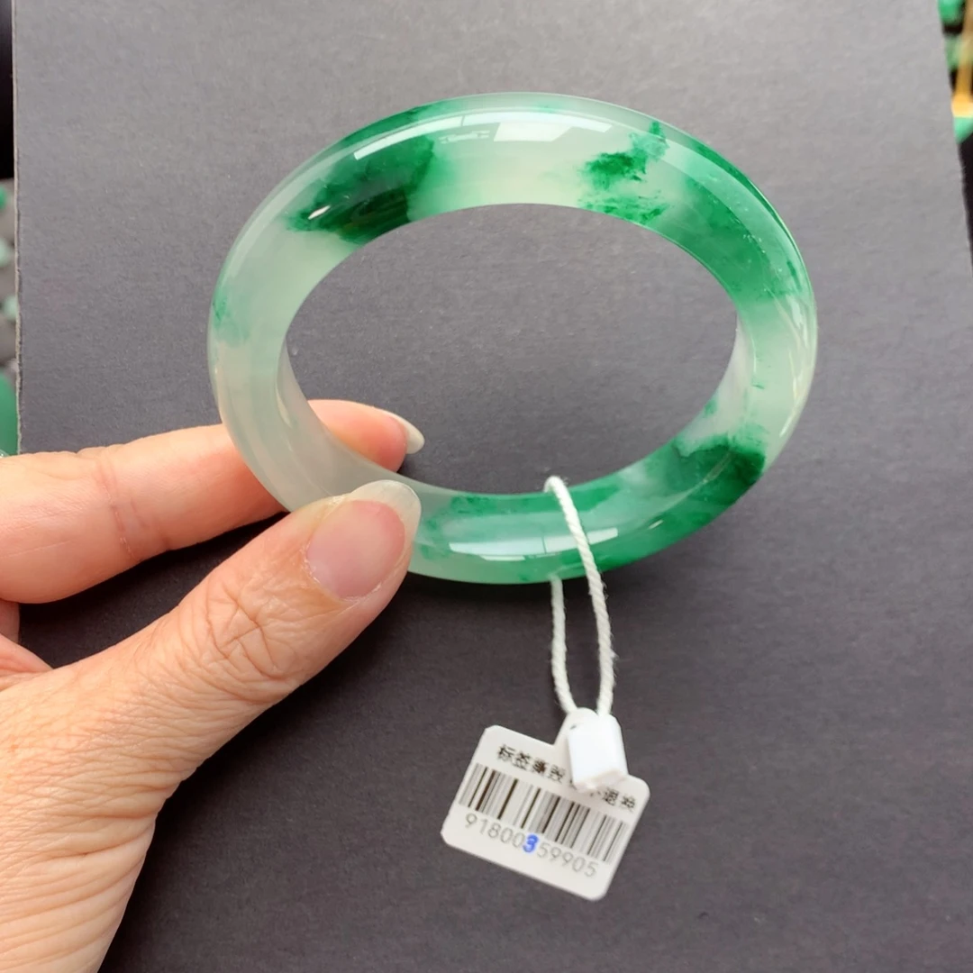 未镶嵌手镯石英质玉