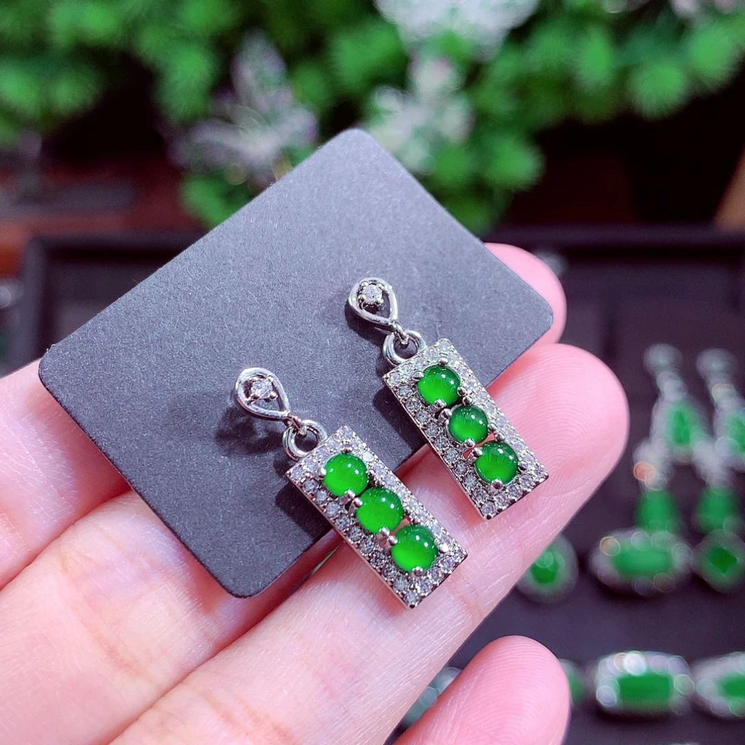 颈饰未镶嵌翡翠天然