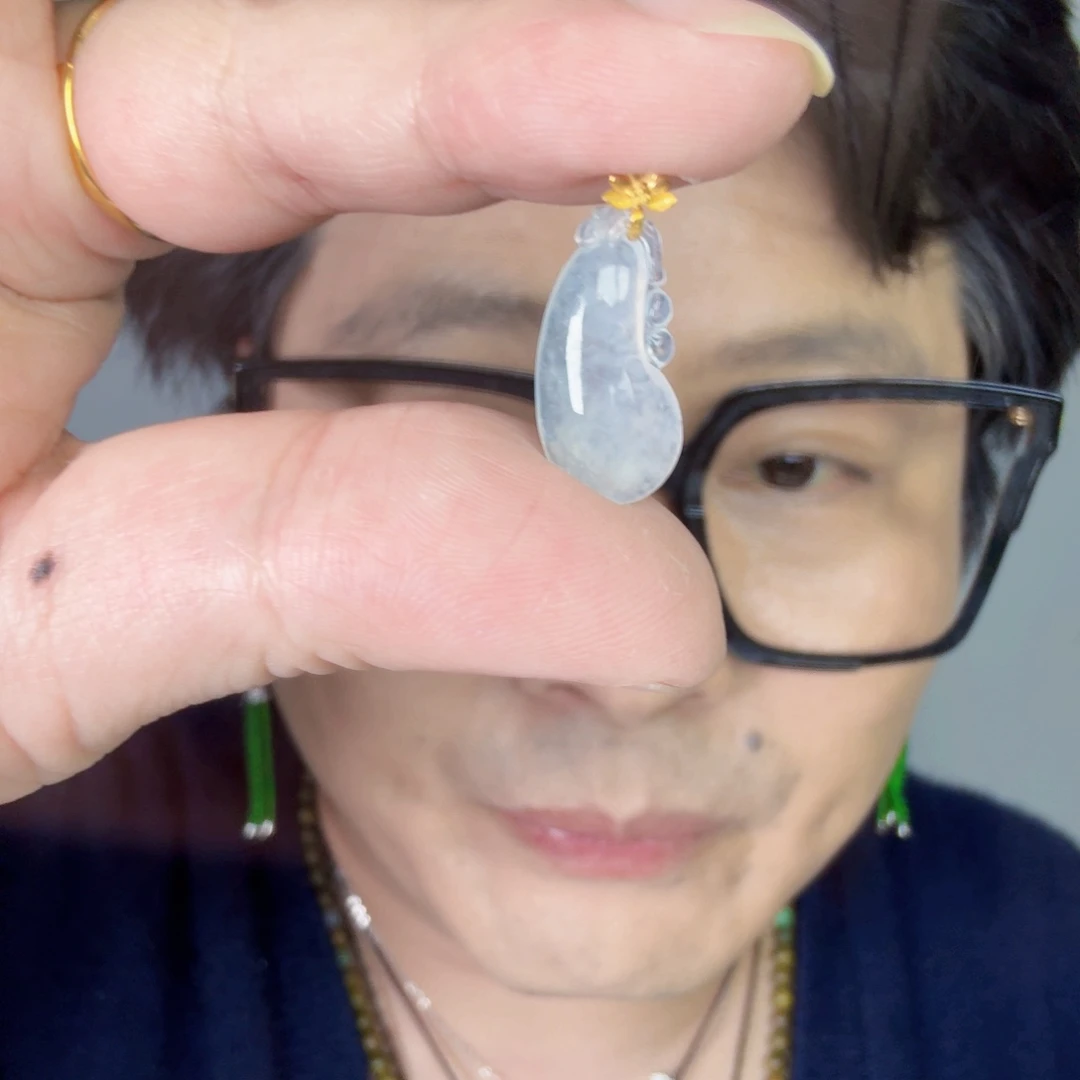 翡翠18K金镶嵌颈饰一件