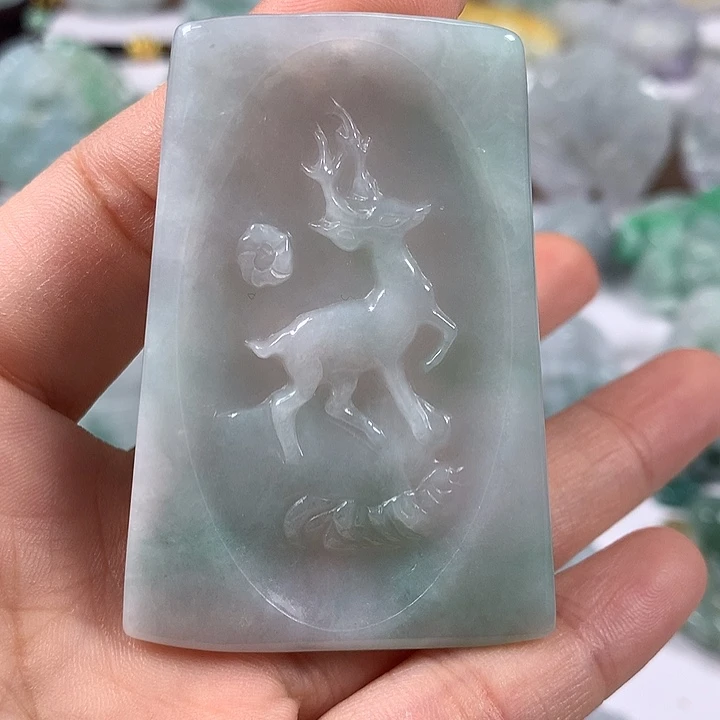 翡翠未镶嵌颈饰鹿牌福利