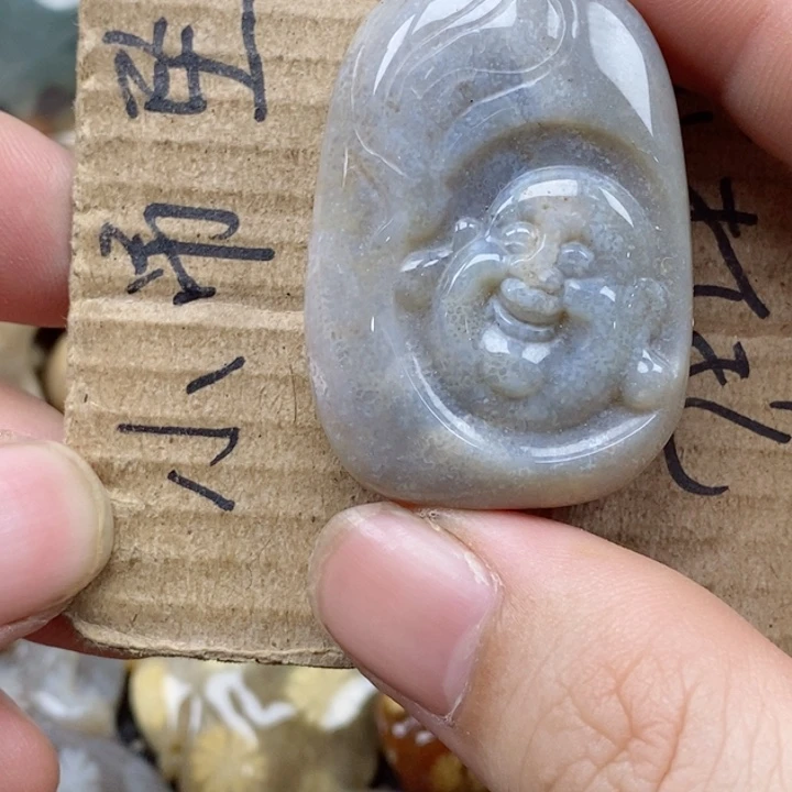 硅化珊瑚（珊瑚玉）未镶嵌颈饰逸*
