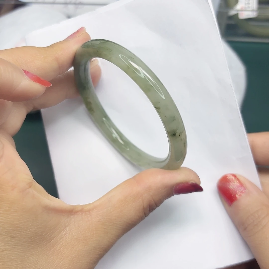 石英质玉未镶嵌手镯28/5657