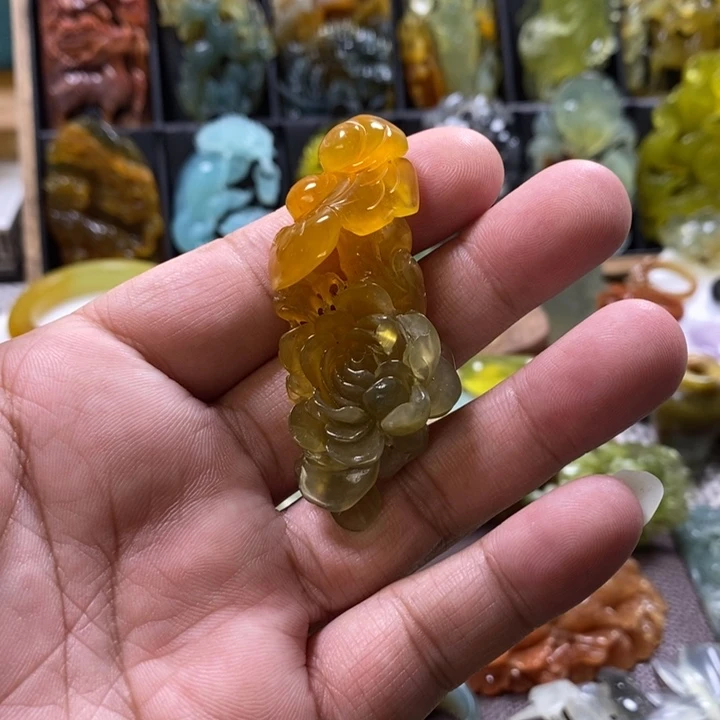 蛇纹石玉未镶嵌颈饰