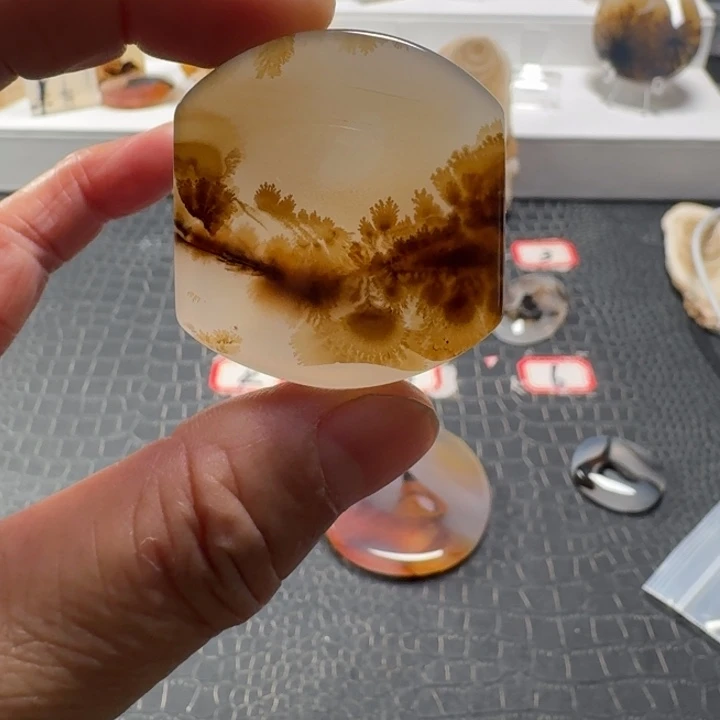 玛瑙/玉髓未镶嵌珠宝奇石