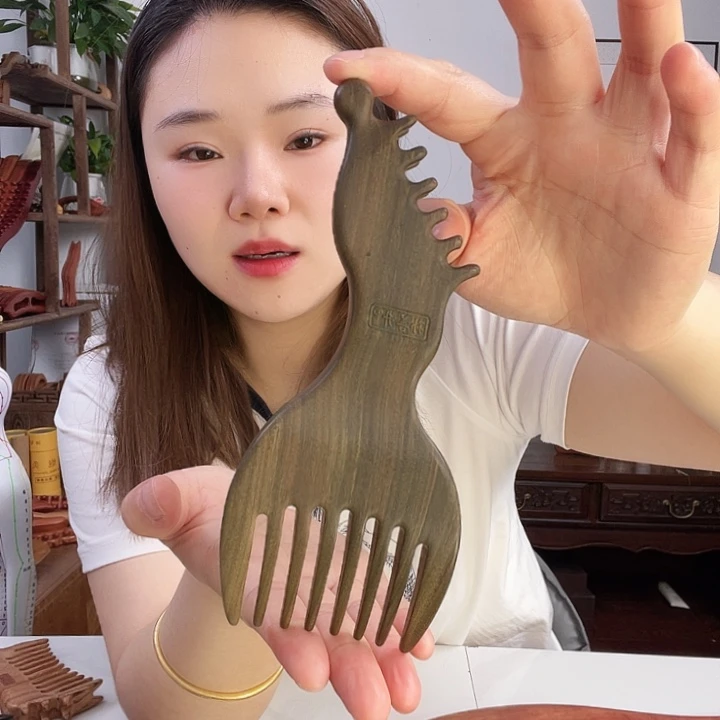 绿檀木凤凰梳子二等品微瑕