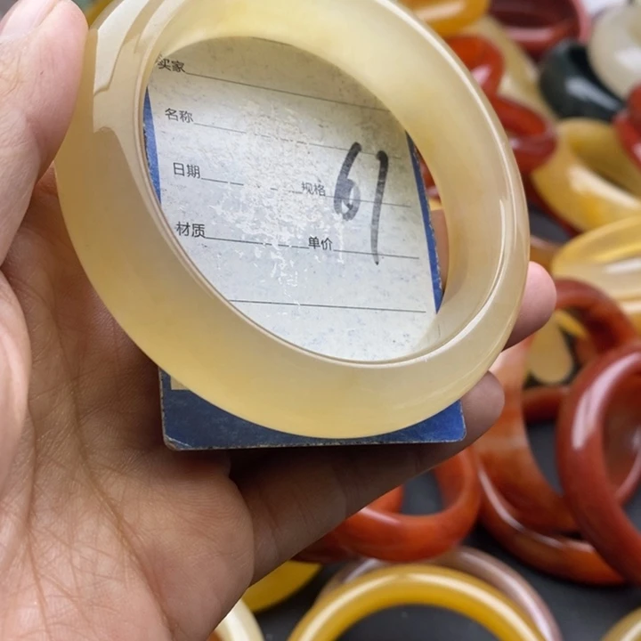 未镶嵌手镯石英质玉